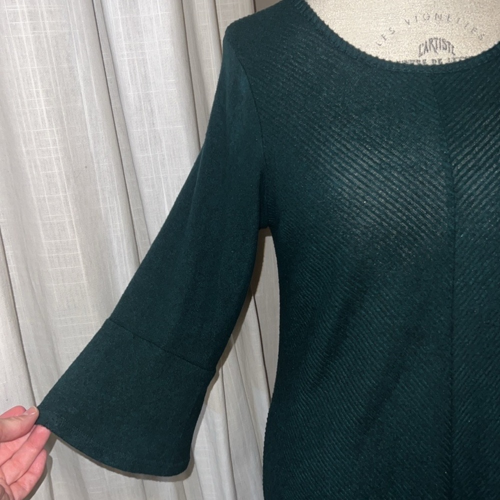 Apt 9 emerald dark green longsleeve flared sleeves ribbed lightweight sweater  M - Picture 2 of 13